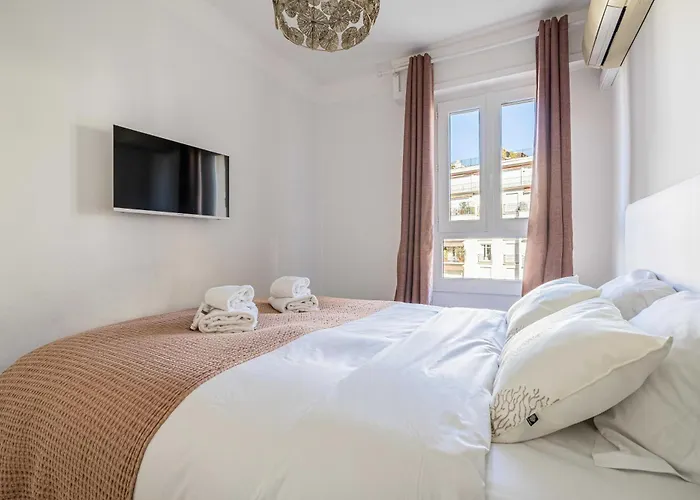 Splendid A-c 2br-4p - Sea View Cannes